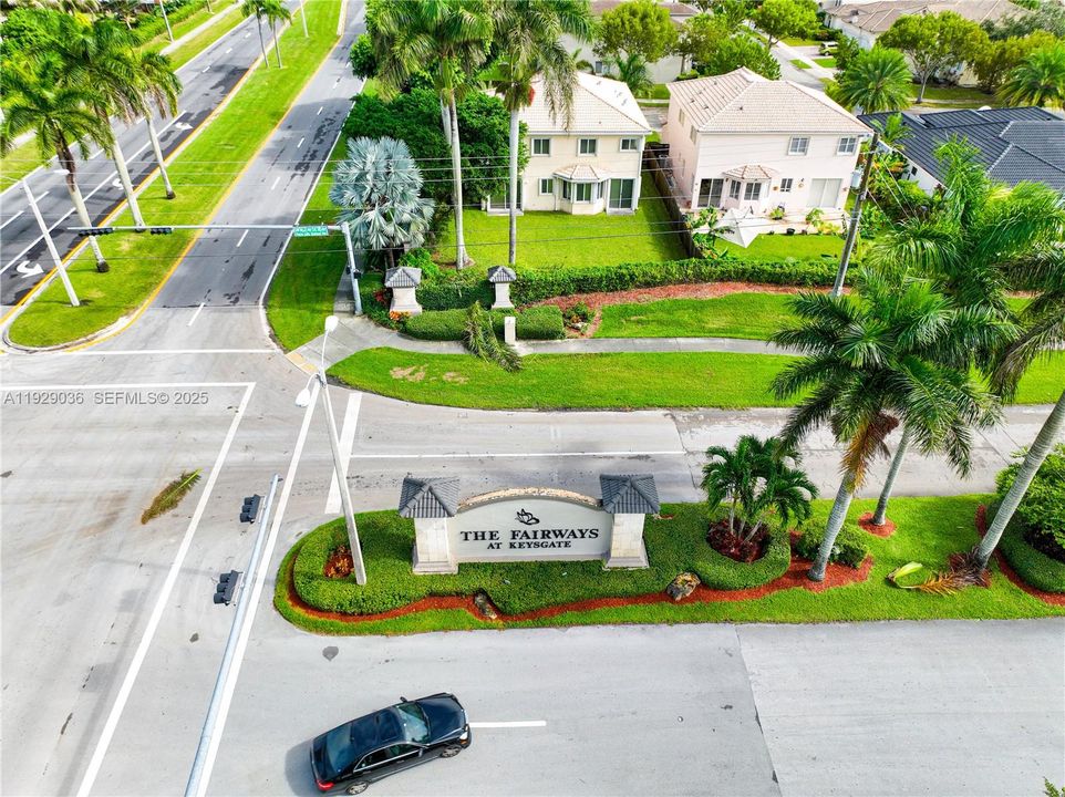 待售: $620,000 (5 贝兹, 2 浴室, 2460 平方英尺)