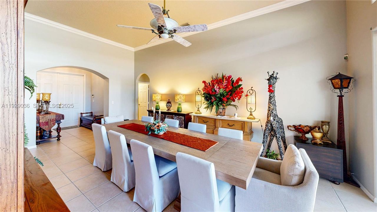 待售: $620,000 (5 贝兹, 2 浴室, 2460 平方英尺)