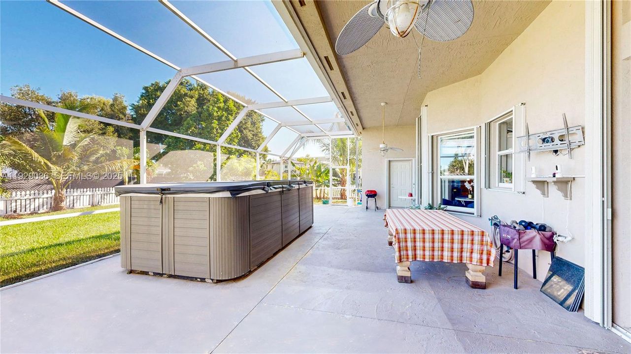 待售: $620,000 (5 贝兹, 2 浴室, 2460 平方英尺)