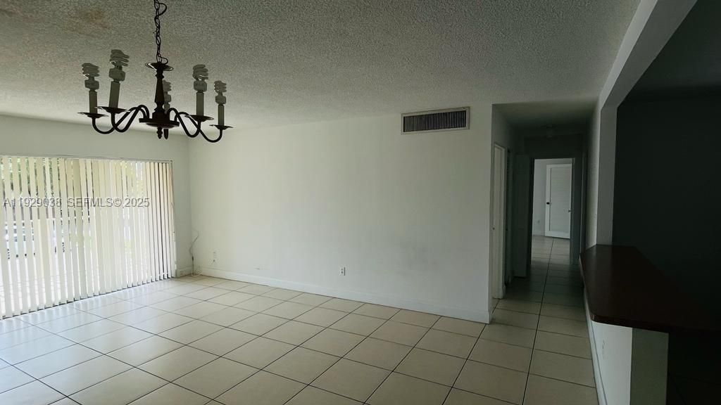 For Rent: $2,200 (2 beds, 2 baths, 1060 Square Feet)