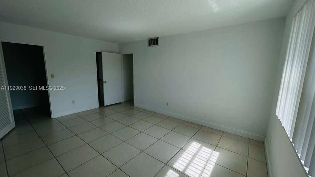 For Rent: $2,200 (2 beds, 2 baths, 1060 Square Feet)