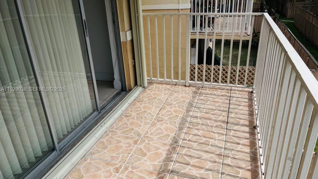 For Rent: $2,200 (2 beds, 2 baths, 1060 Square Feet)