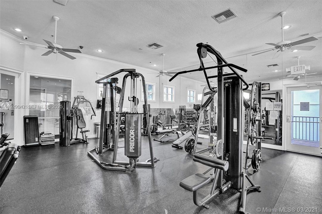 В аренду: $2,400 (1 спален, 1 ванн, 893 Квадратных фут)