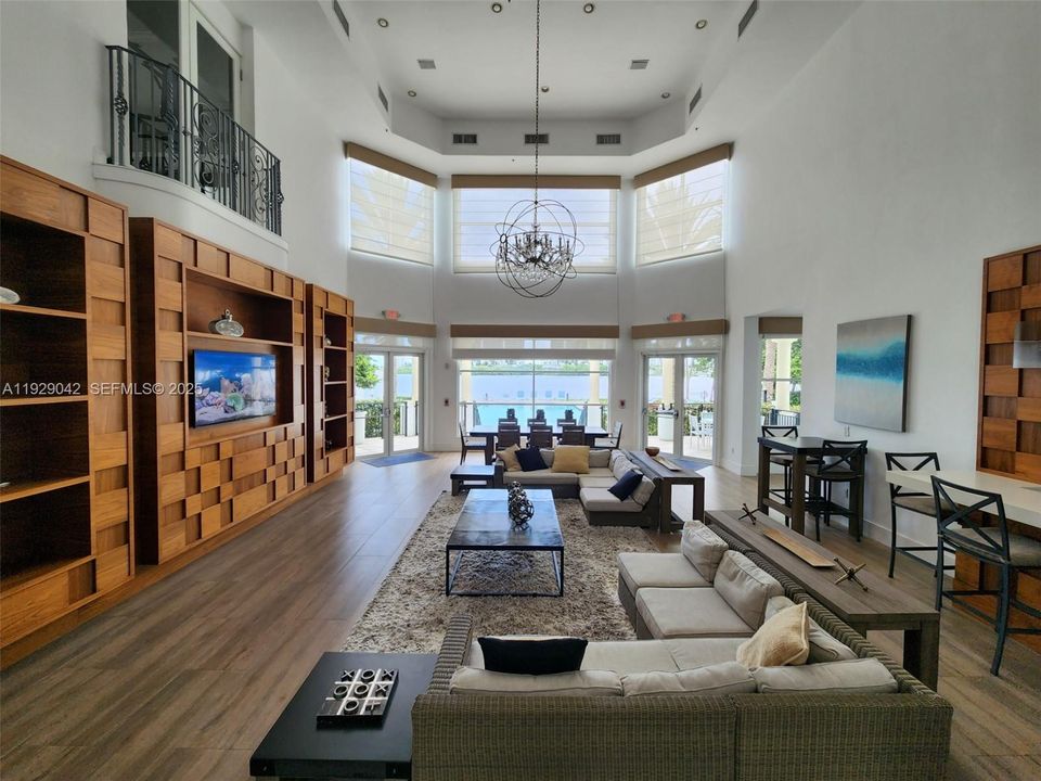 В аренду: $2,400 (1 спален, 1 ванн, 893 Квадратных фут)