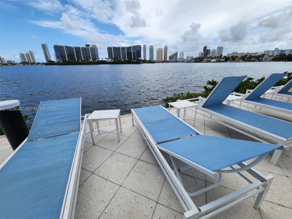 В аренду: $2,400 (1 спален, 1 ванн, 893 Квадратных фут)