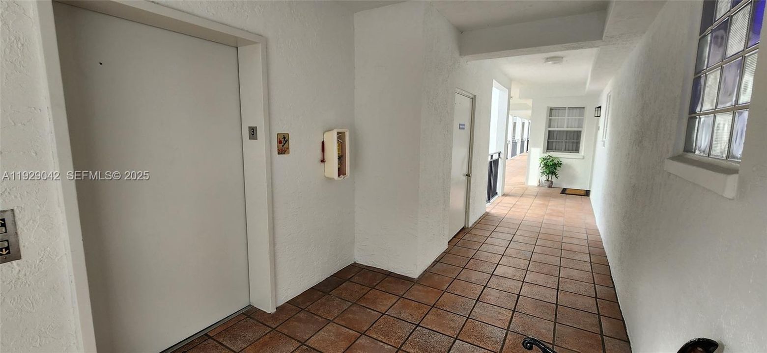 В аренду: $2,400 (1 спален, 1 ванн, 893 Квадратных фут)