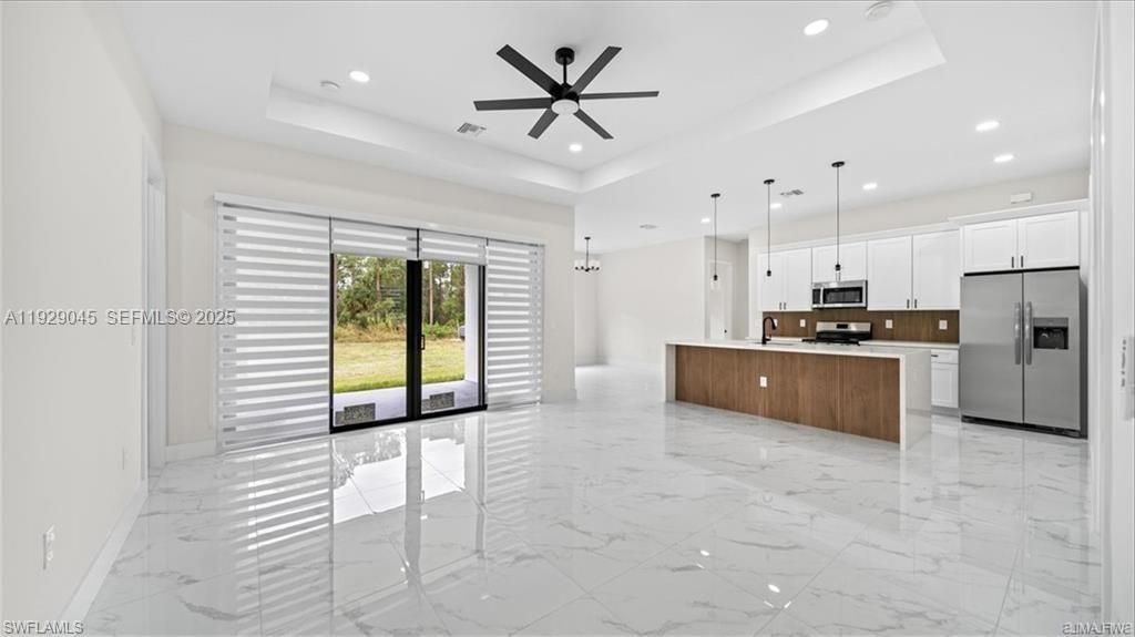 На продажу: $384,900 (4 спален, 2 ванн, 0 Квадратных фут)