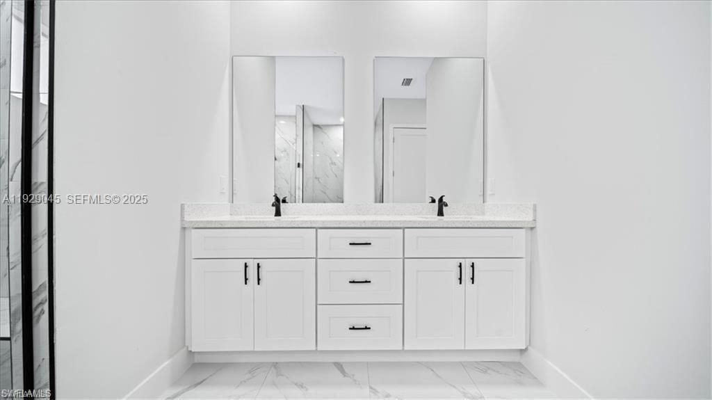 На продажу: $384,900 (4 спален, 2 ванн, 0 Квадратных фут)