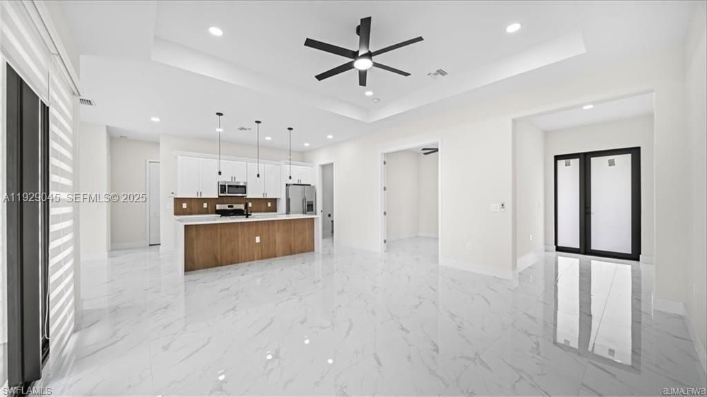 На продажу: $384,900 (4 спален, 2 ванн, 0 Квадратных фут)