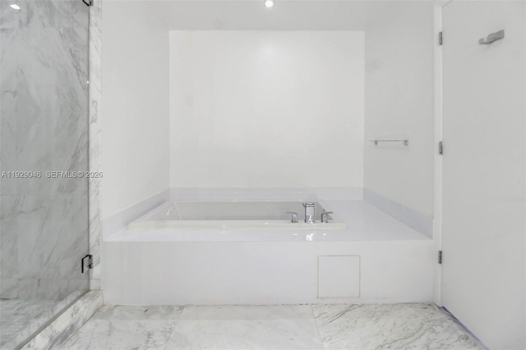 En Venta: $2,495,000 (3 camas, 3 baños, 2626 Pies cuadrados)