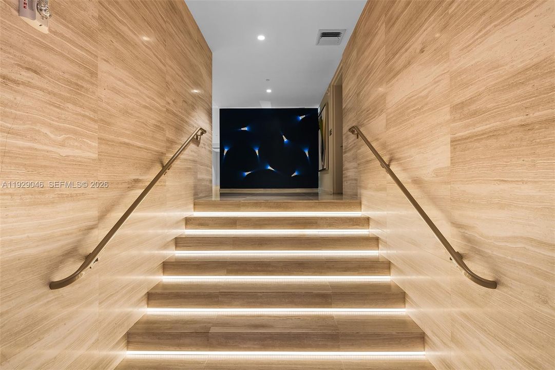 En Venta: $2,495,000 (3 camas, 3 baños, 2626 Pies cuadrados)