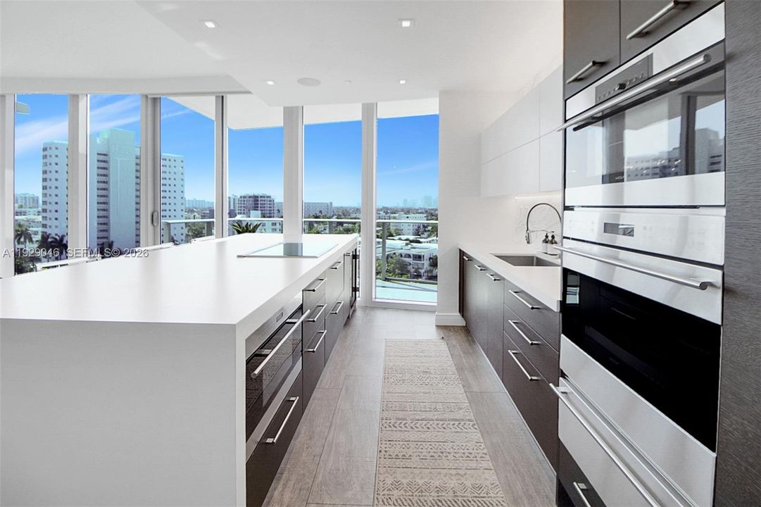 En Venta: $2,495,000 (3 camas, 3 baños, 2626 Pies cuadrados)