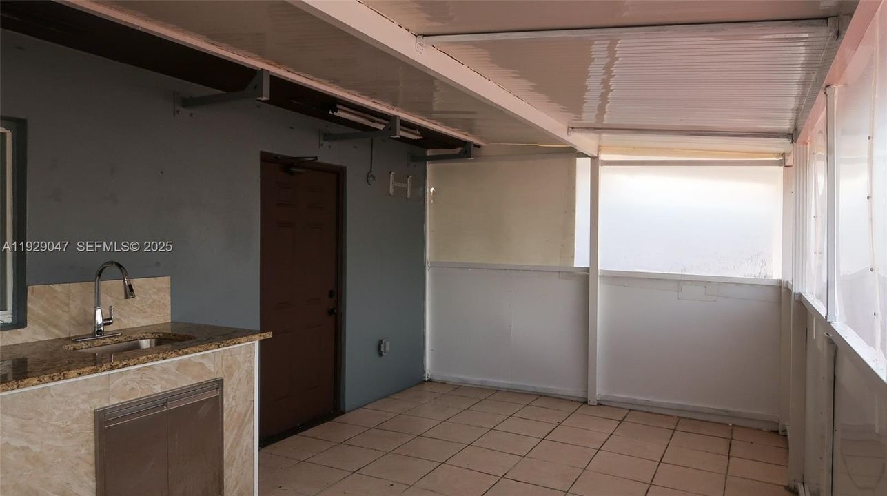 For Sale: $500,000 (3 beds, 2 baths, 1260 Square Feet)