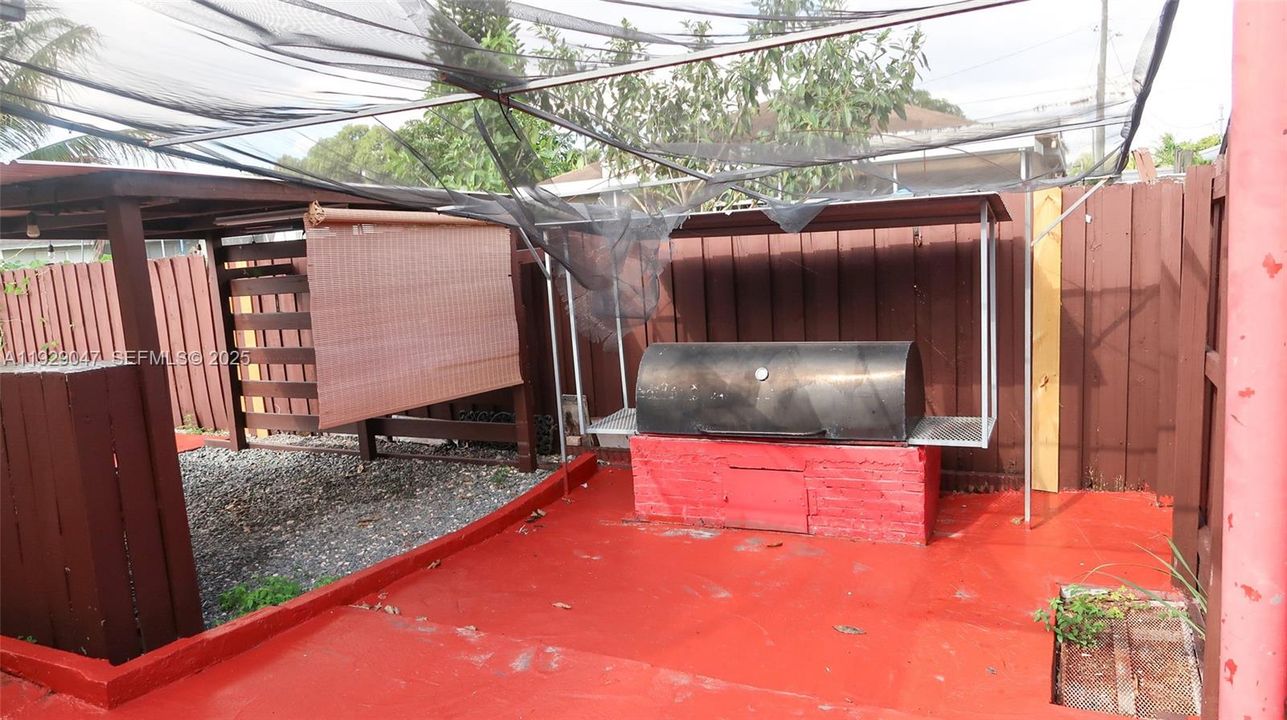 For Sale: $500,000 (3 beds, 2 baths, 1260 Square Feet)