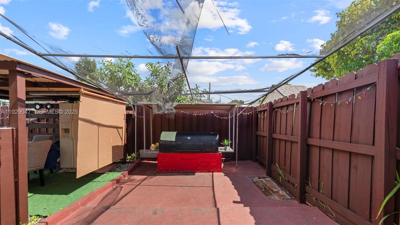 For Sale: $500,000 (3 beds, 2 baths, 1260 Square Feet)