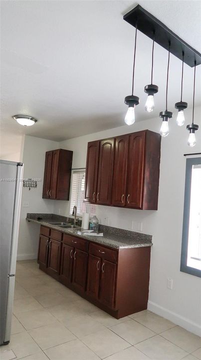 For Sale: $500,000 (3 beds, 2 baths, 1260 Square Feet)