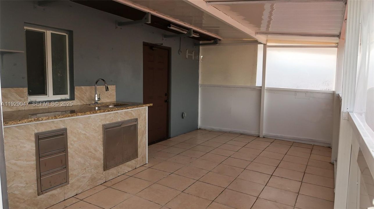 For Sale: $500,000 (3 beds, 2 baths, 1260 Square Feet)