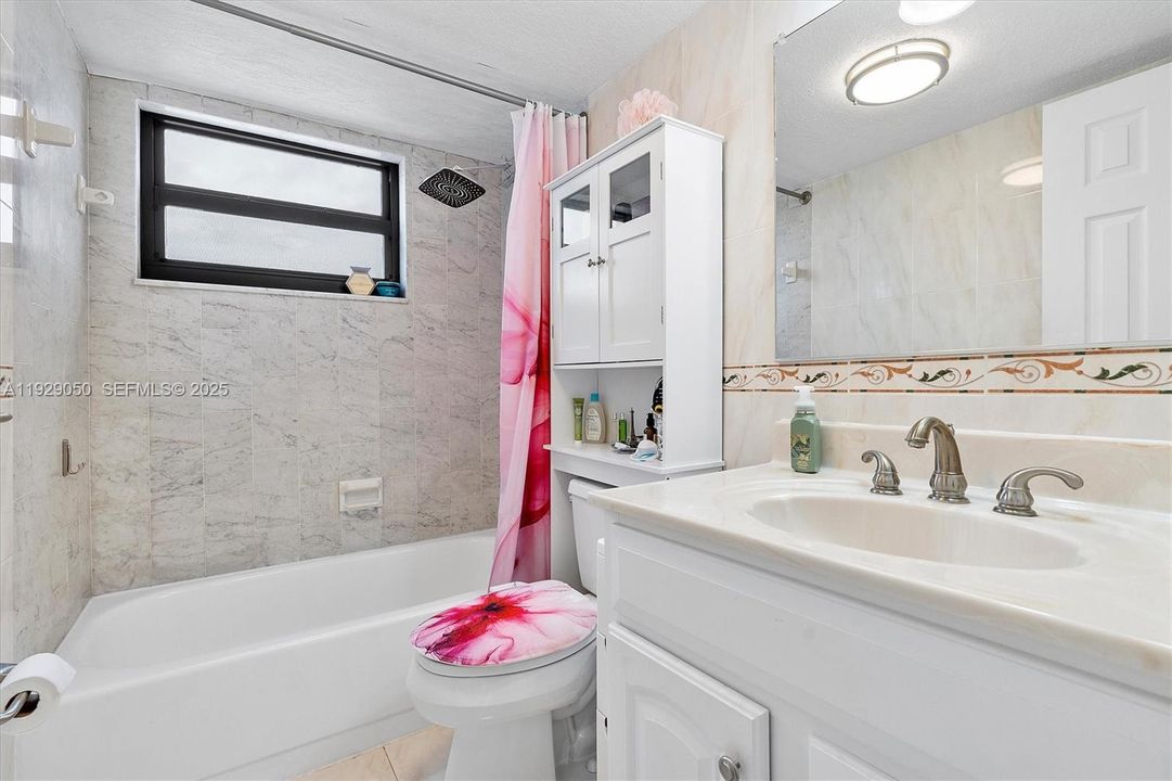 На продажу: $529,000 (2 спален, 2 ванн, 1230 Квадратных фут)