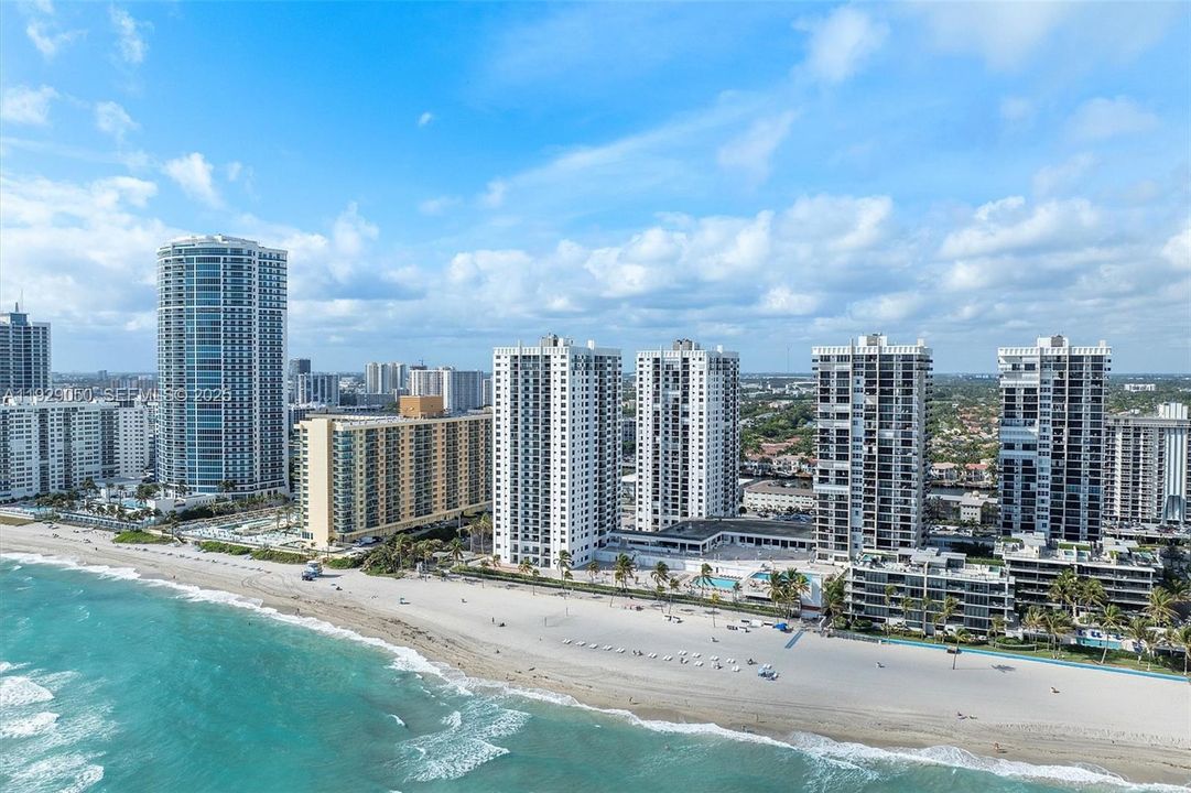 На продажу: $529,000 (2 спален, 2 ванн, 1230 Квадратных фут)