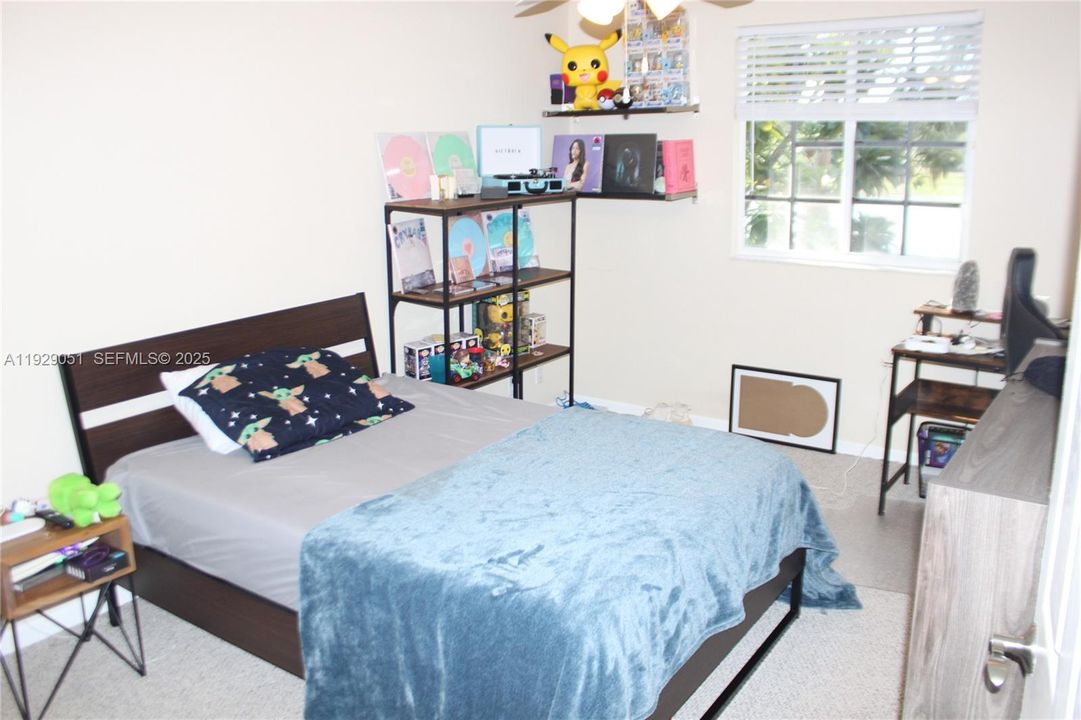 Под контрактом: $6,000 (5 спален, 3 ванн, 2840 Квадратных фут)