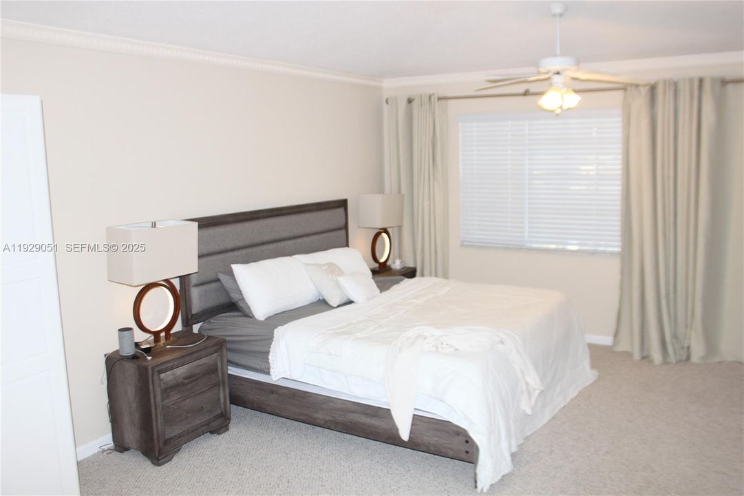 Под контрактом: $6,000 (5 спален, 3 ванн, 2840 Квадратных фут)