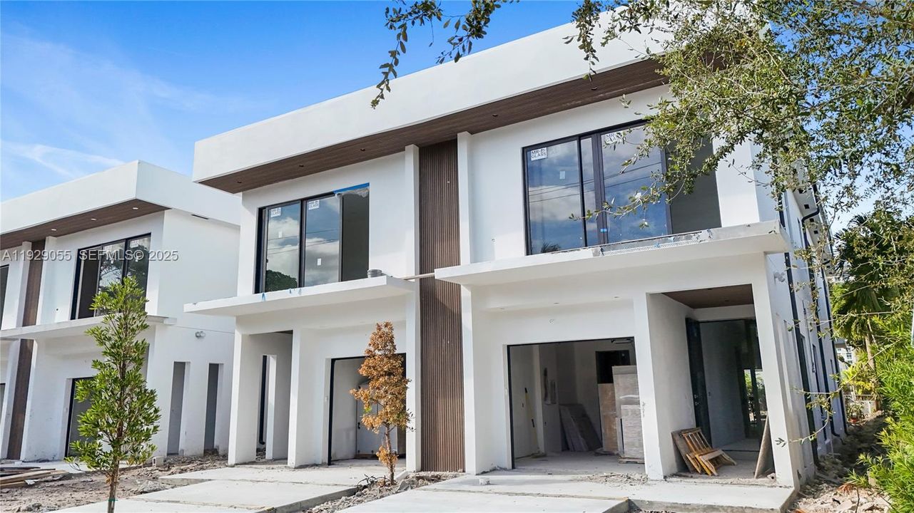 For Sale: $1,950,000 (4 beds, 4 baths, 2509 Square Feet)