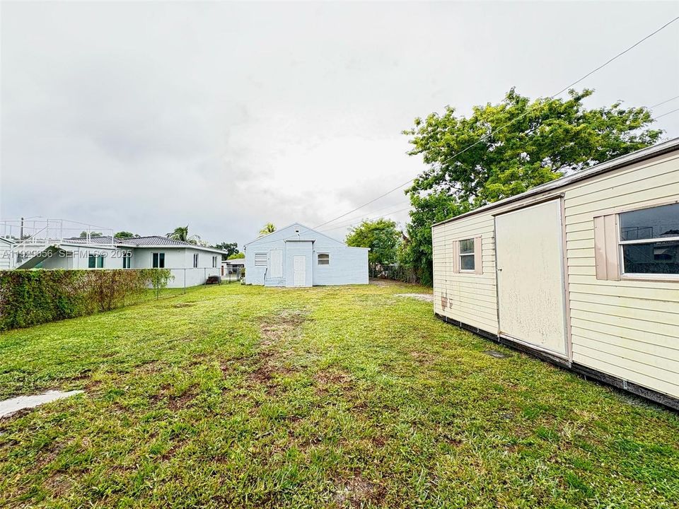 For Rent: $2,350 (2 beds, 2 baths, 950 Square Feet)