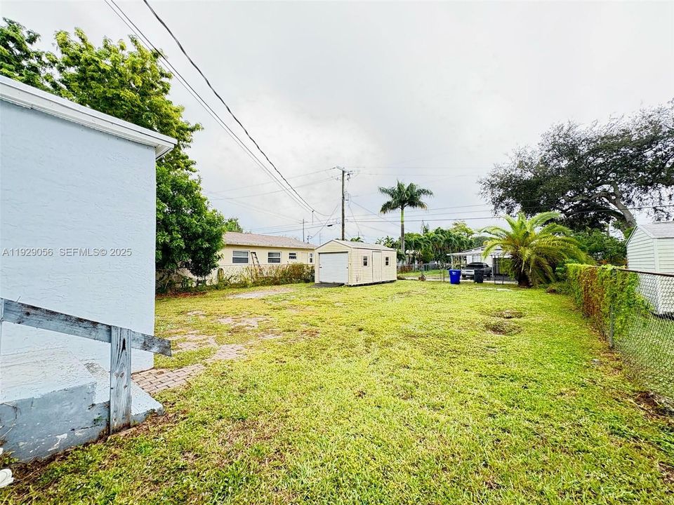 For Rent: $2,350 (2 beds, 2 baths, 950 Square Feet)