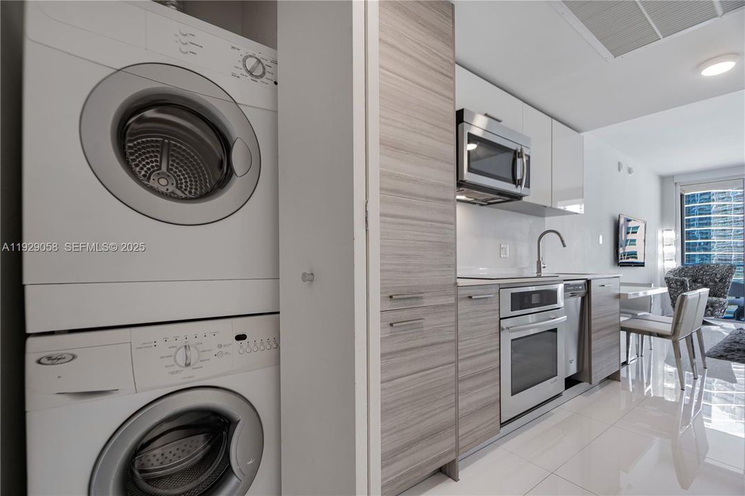 В аренду: $2,999 (0 спален, 1 ванн, 362 Квадратных фут)