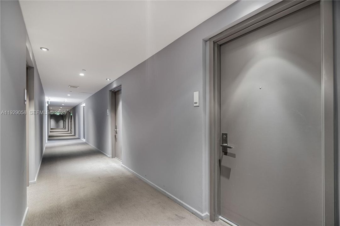 В аренду: $2,999 (0 спален, 1 ванн, 362 Квадратных фут)