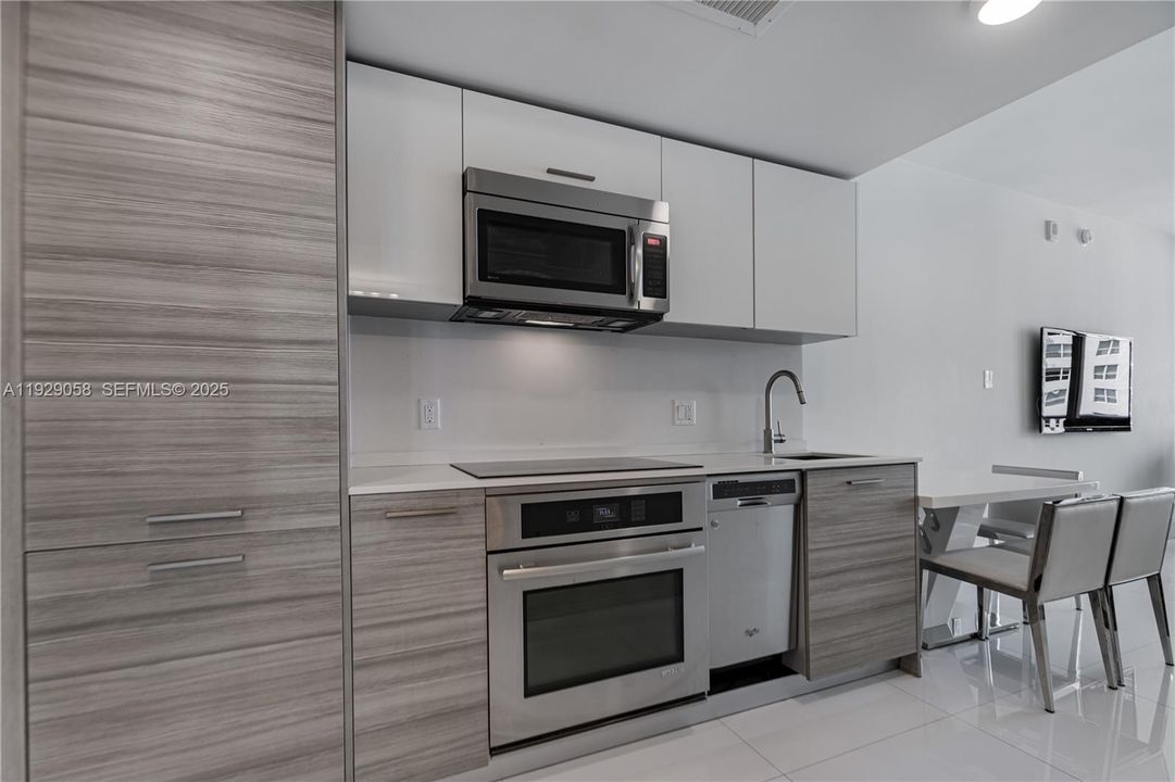 В аренду: $2,999 (0 спален, 1 ванн, 362 Квадратных фут)