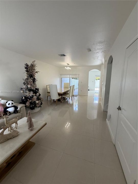 В аренду: $3,200 (3 спален, 2 ванн, 1678 Квадратных фут)