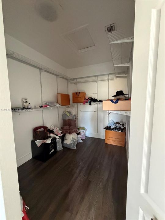 В аренду: $3,200 (3 спален, 2 ванн, 1678 Квадратных фут)