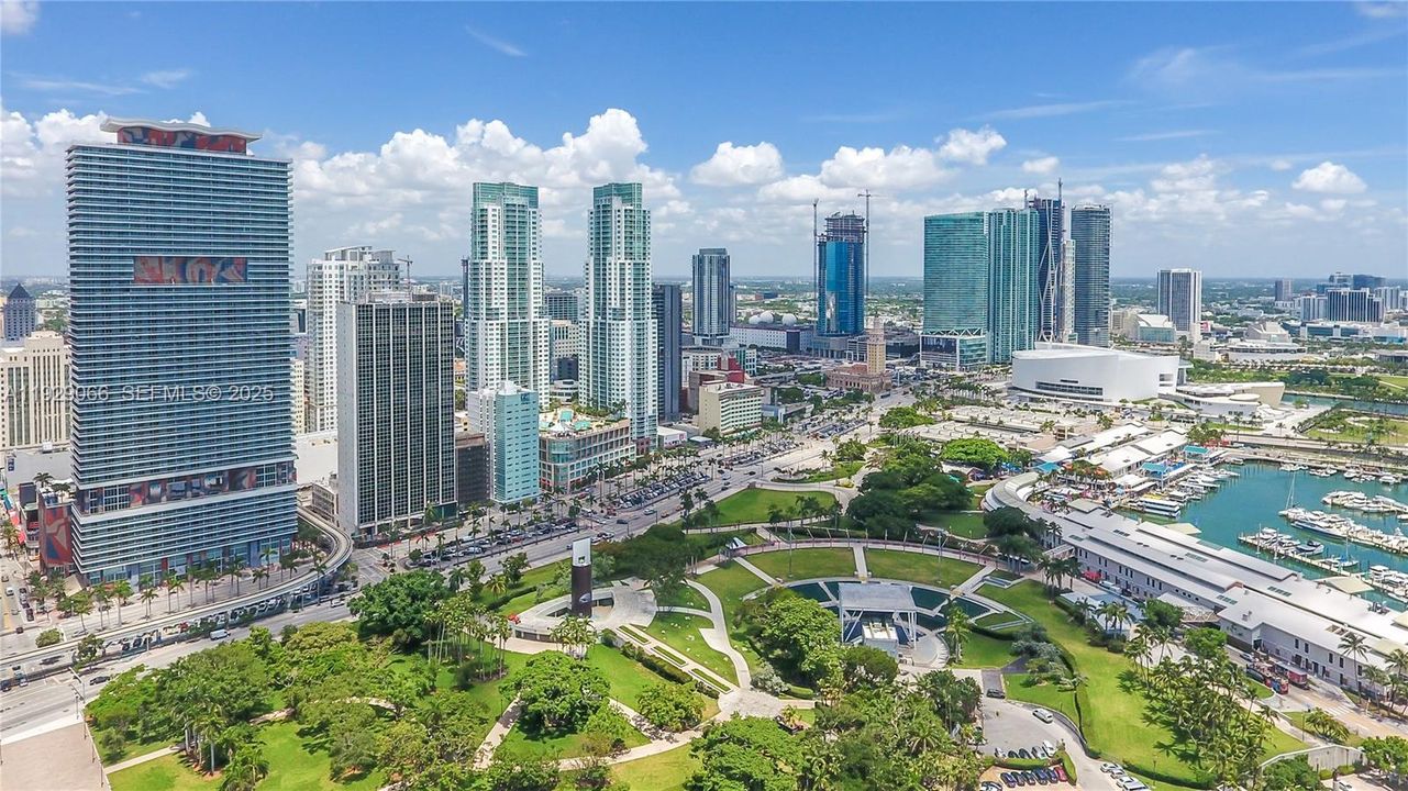 For Rent: $2,300 (0 beds, 1 baths, 501 Square Feet)