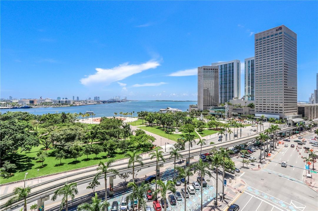 For Rent: $2,300 (0 beds, 1 baths, 501 Square Feet)