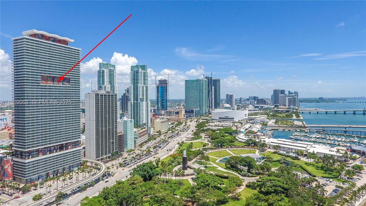 For Rent: $2,300 (0 beds, 1 baths, 501 Square Feet)