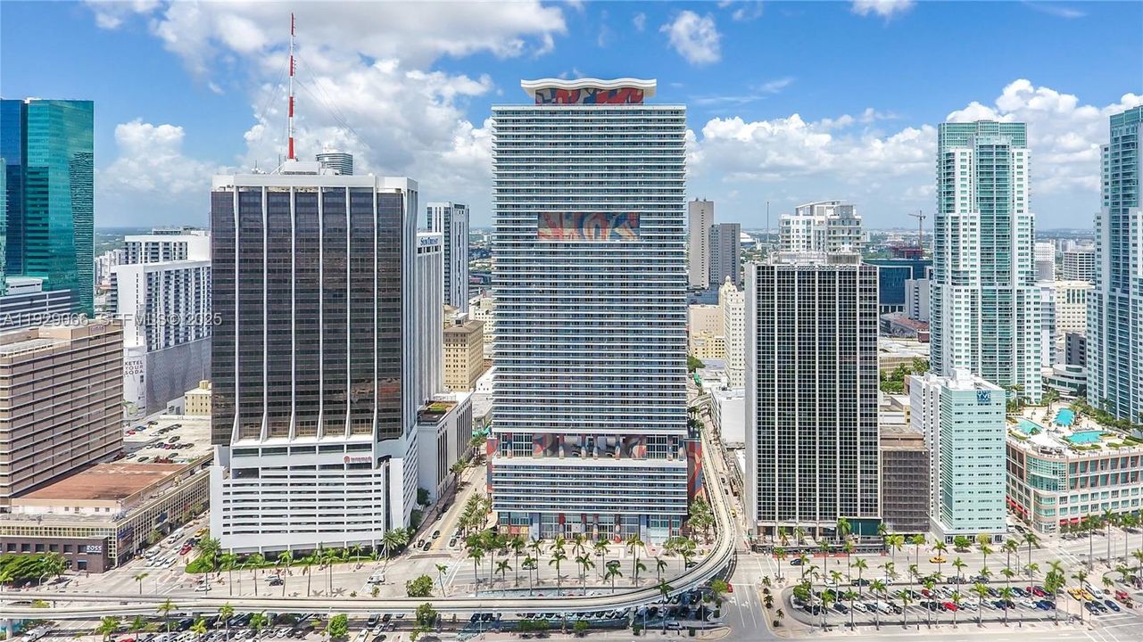 For Rent: $2,300 (0 beds, 1 baths, 501 Square Feet)