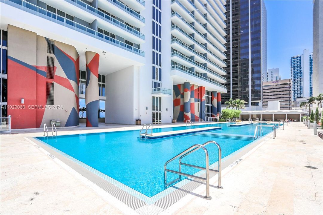 For Rent: $2,300 (0 beds, 1 baths, 501 Square Feet)