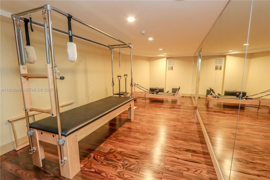 For Rent: $2,300 (0 beds, 1 baths, 501 Square Feet)