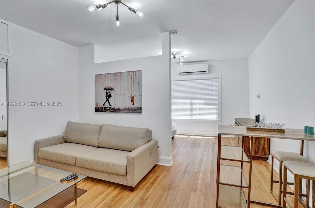 В аренду: $2,000 (0 спален, 1 ванн, 515 Квадратных фут)