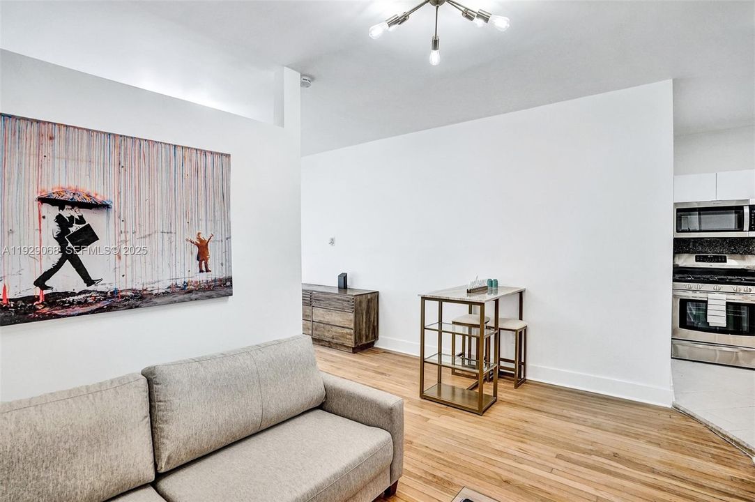 В аренду: $2,000 (0 спален, 1 ванн, 515 Квадратных фут)