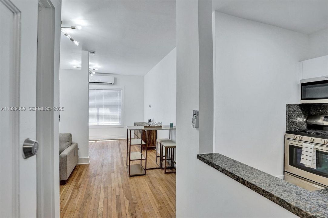 В аренду: $2,000 (0 спален, 1 ванн, 515 Квадратных фут)