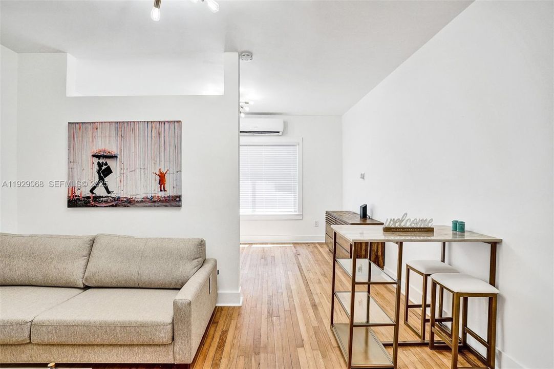 В аренду: $2,000 (0 спален, 1 ванн, 515 Квадратных фут)