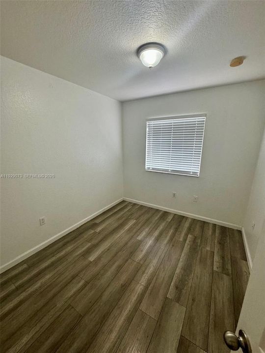 For Rent: $3,000 (3 beds, 2 baths, 1700 Square Feet)