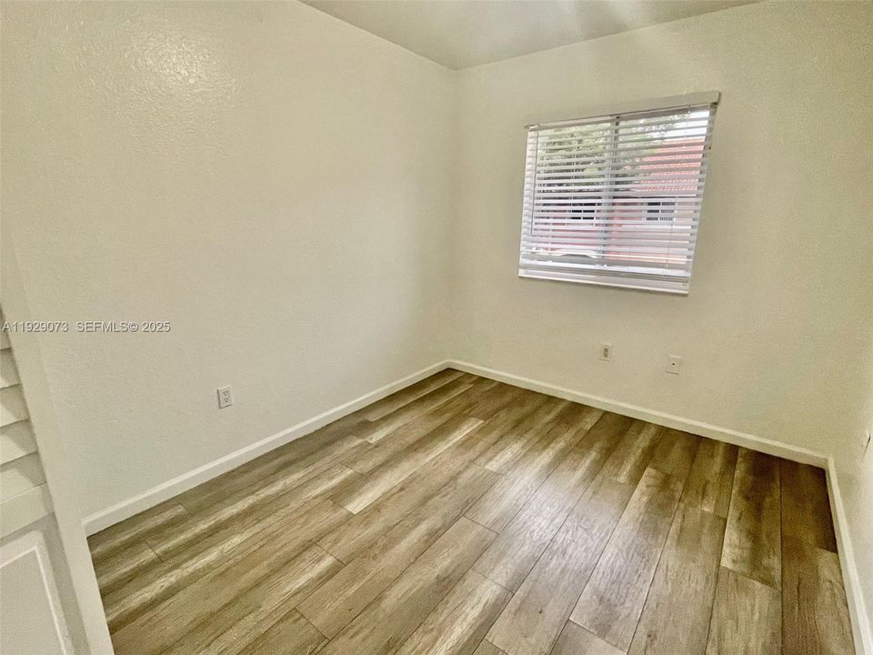 For Rent: $3,000 (3 beds, 2 baths, 1700 Square Feet)