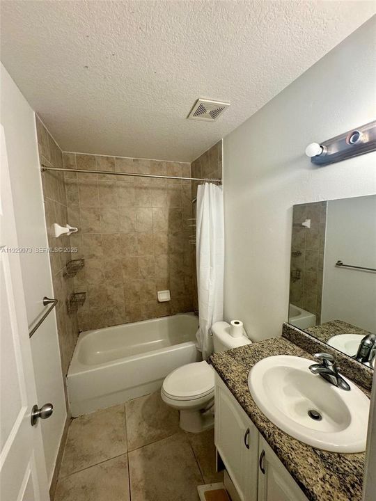 For Rent: $3,000 (3 beds, 2 baths, 1700 Square Feet)