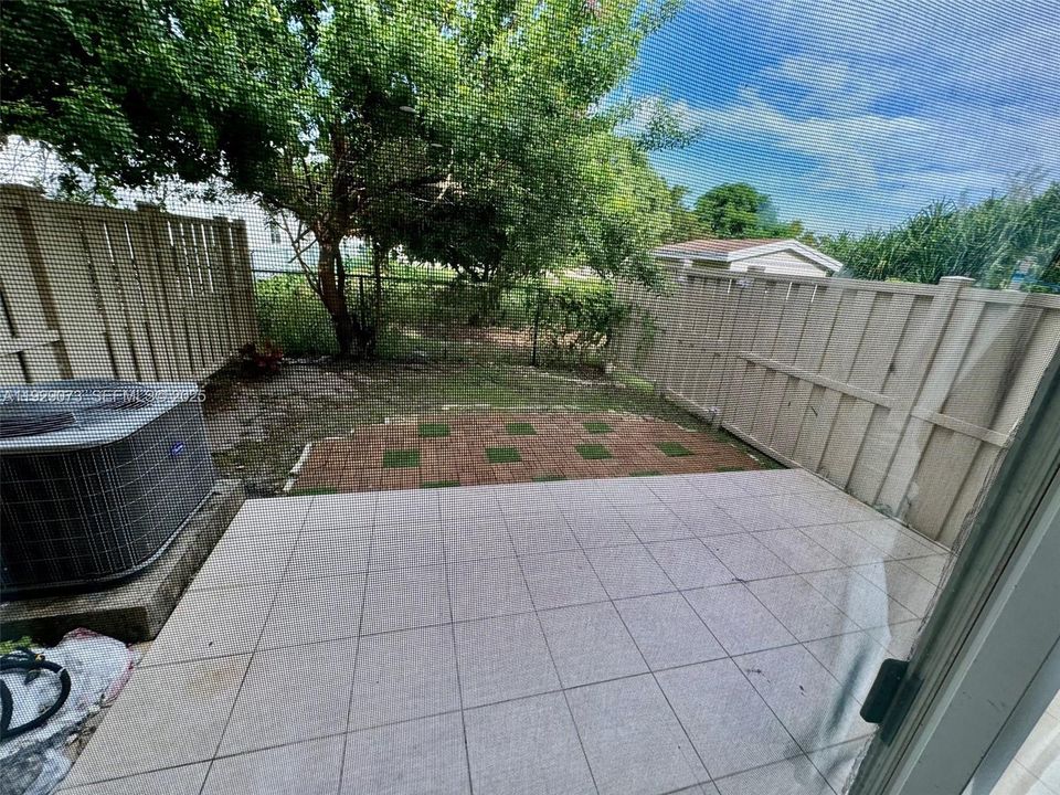 For Rent: $3,000 (3 beds, 2 baths, 1700 Square Feet)