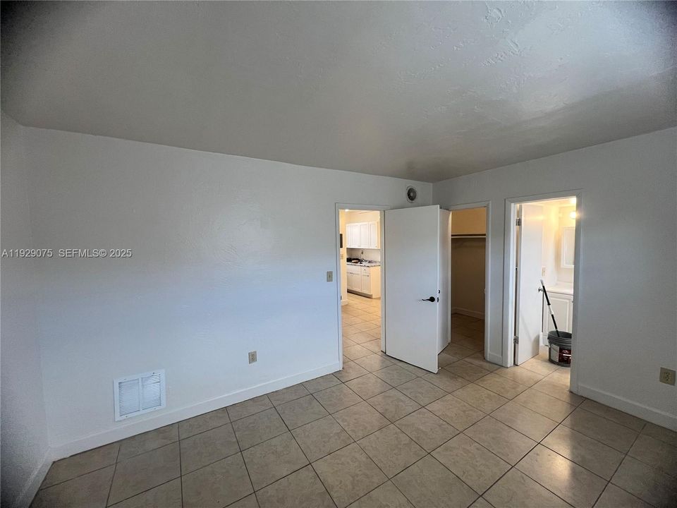 В аренду: $1,395 (1 спален, 1 ванн, 7680 Квадратных фут)