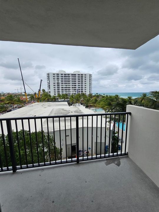 For Rent: $4,600 (2 beds, 2 baths, 1024 Square Feet)