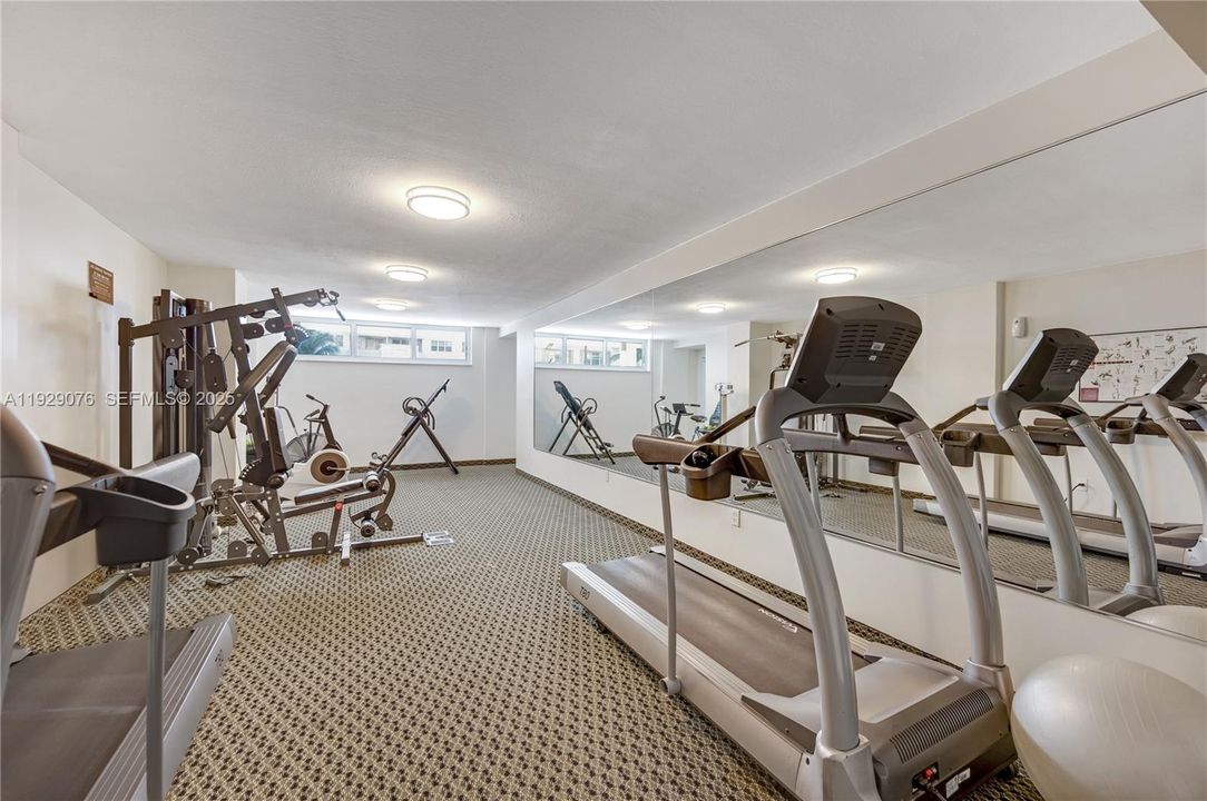 For Rent: $4,600 (2 beds, 2 baths, 1024 Square Feet)